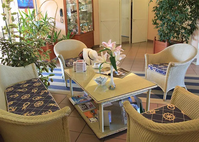 The Originals Boutique, Admiral's,