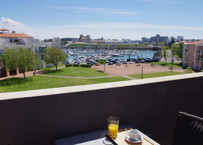 The Originals Boutique, Admiral's,