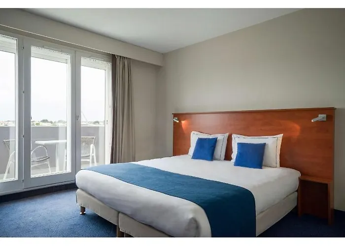 The Originals Boutique, Admiral's,