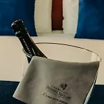 The Originals Boutique, Admiral's, レ・サ​​ーブル・ドロンヌ