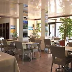 Hotel The Originals Boutique, Admiral's,