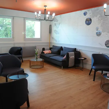 The Originals Boutique, Admiral's, 莱萨布勒-多洛讷