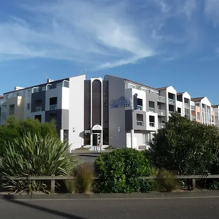 Hotel The Originals Boutique, Admiral's,