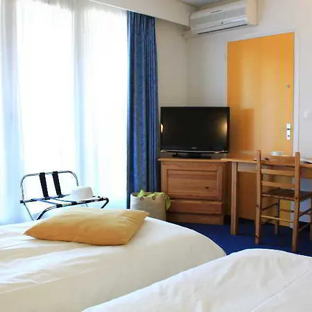 The Originals Boutique, Admiral's, 莱萨布勒-多洛讷