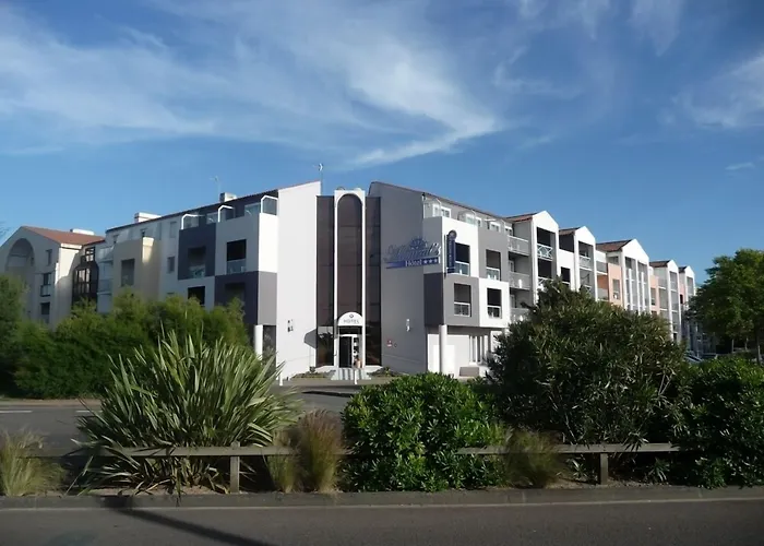 Hotel The Originals Boutique, Admiral's,