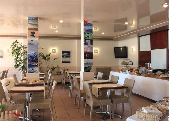 Hotel The Originals Boutique, Admiral's,